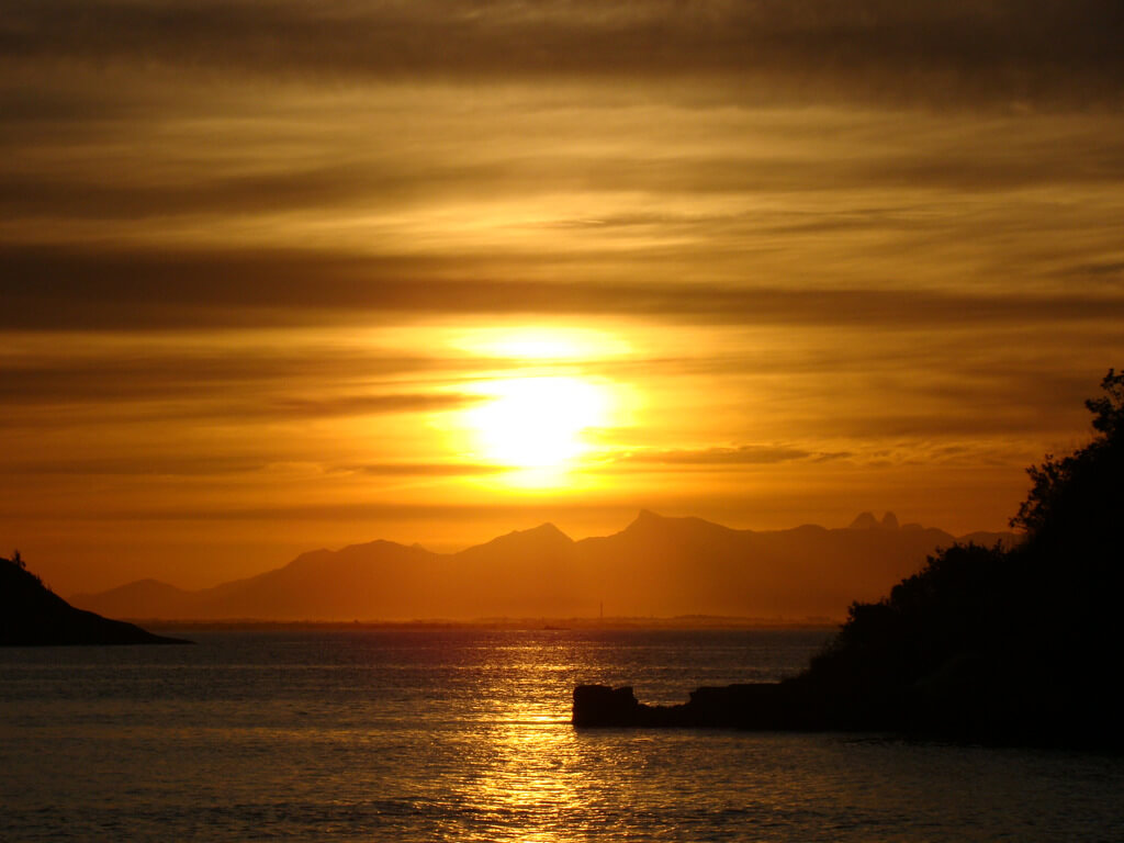 Por de sol alto mar - Buzios
