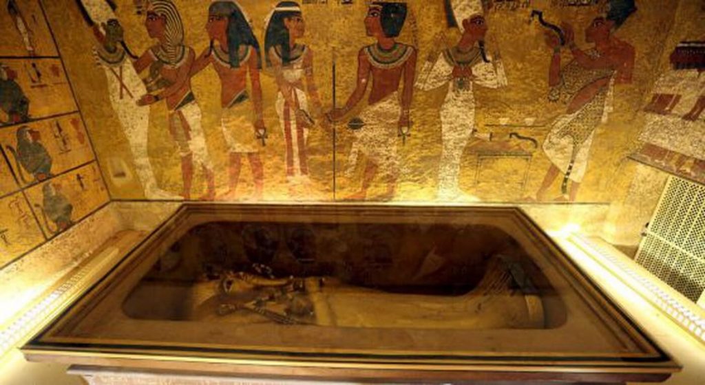 Interior da pirãmide de Karnak