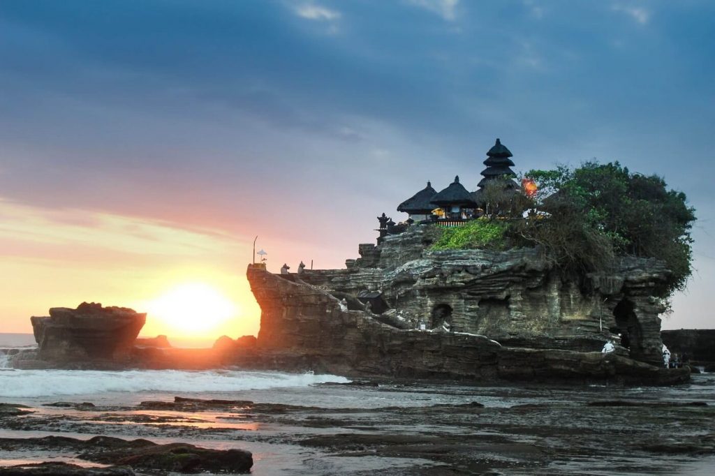 Templo de Bali visto do mar