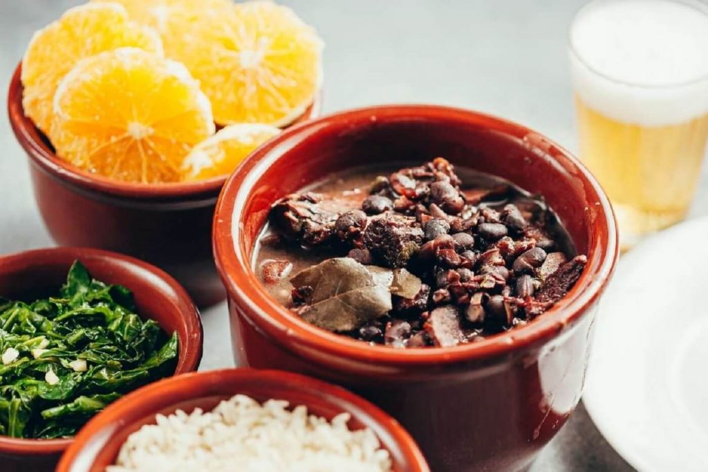 Feijoada - turismo gastronômico no Brasil