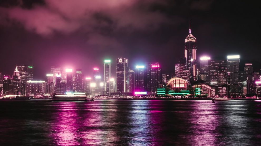 Vista noturna da Baia de Hong Kong
