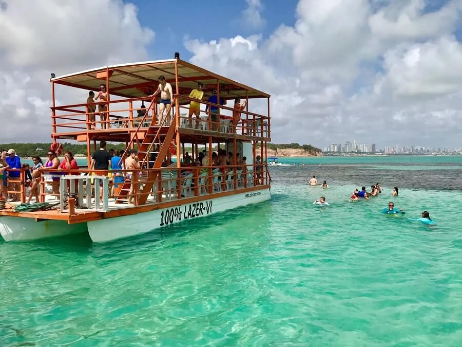 Passeio de Catamarã