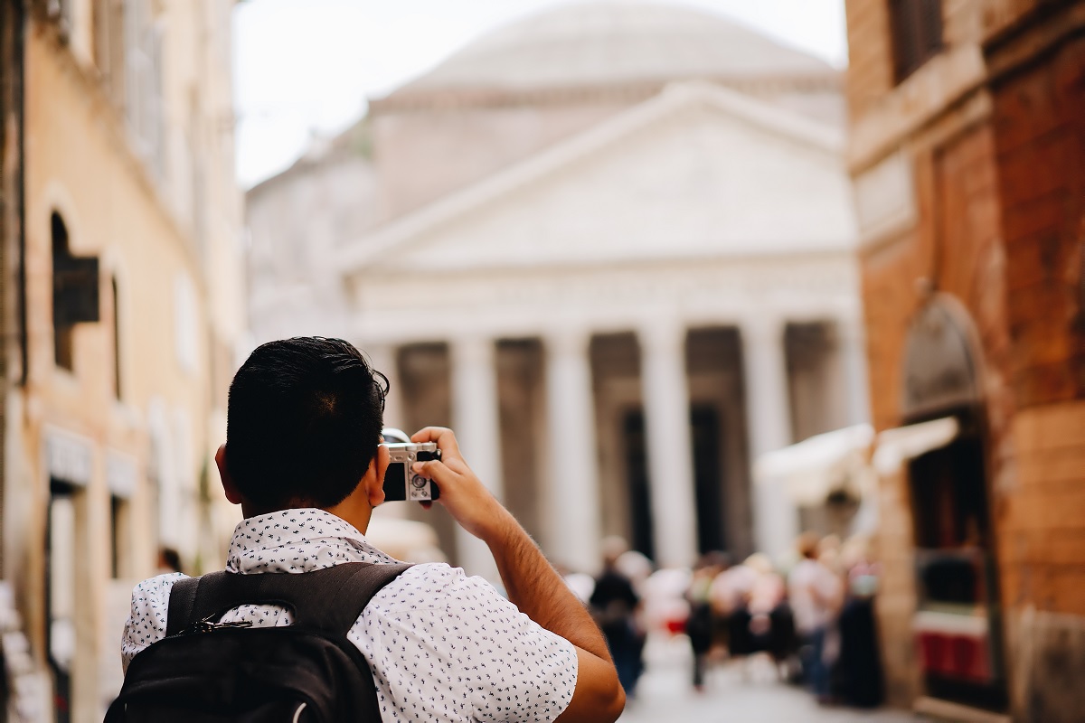 golpes-viagem-para-roma-ifriend